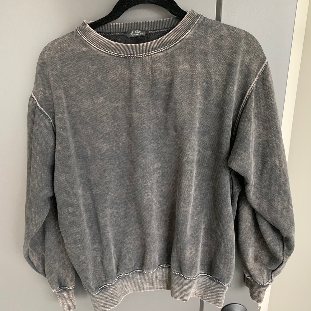 Brandy Melville sweater